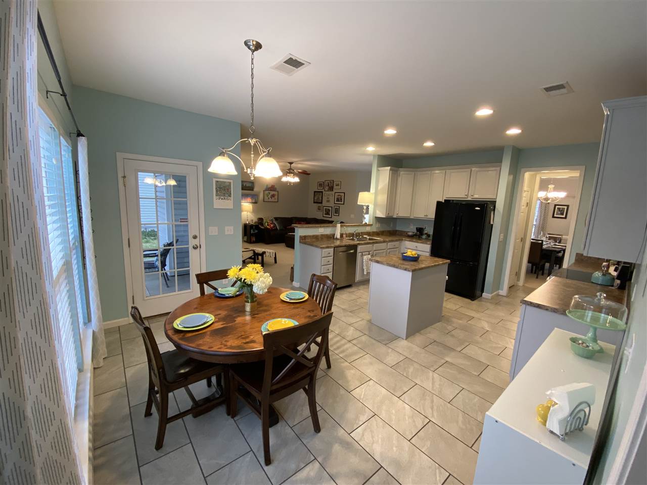 123 Castleton Circle Boiling Springs, SC 29316 - Photo 5 of 22 Kitchen