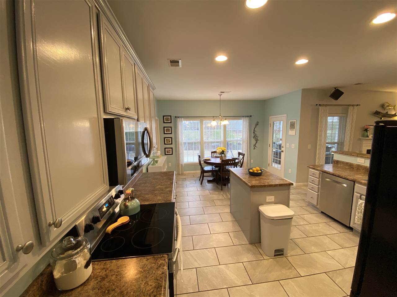 123 Castleton Circle Boiling Springs, SC 29316 - Photo 7 of 22 Kitchen