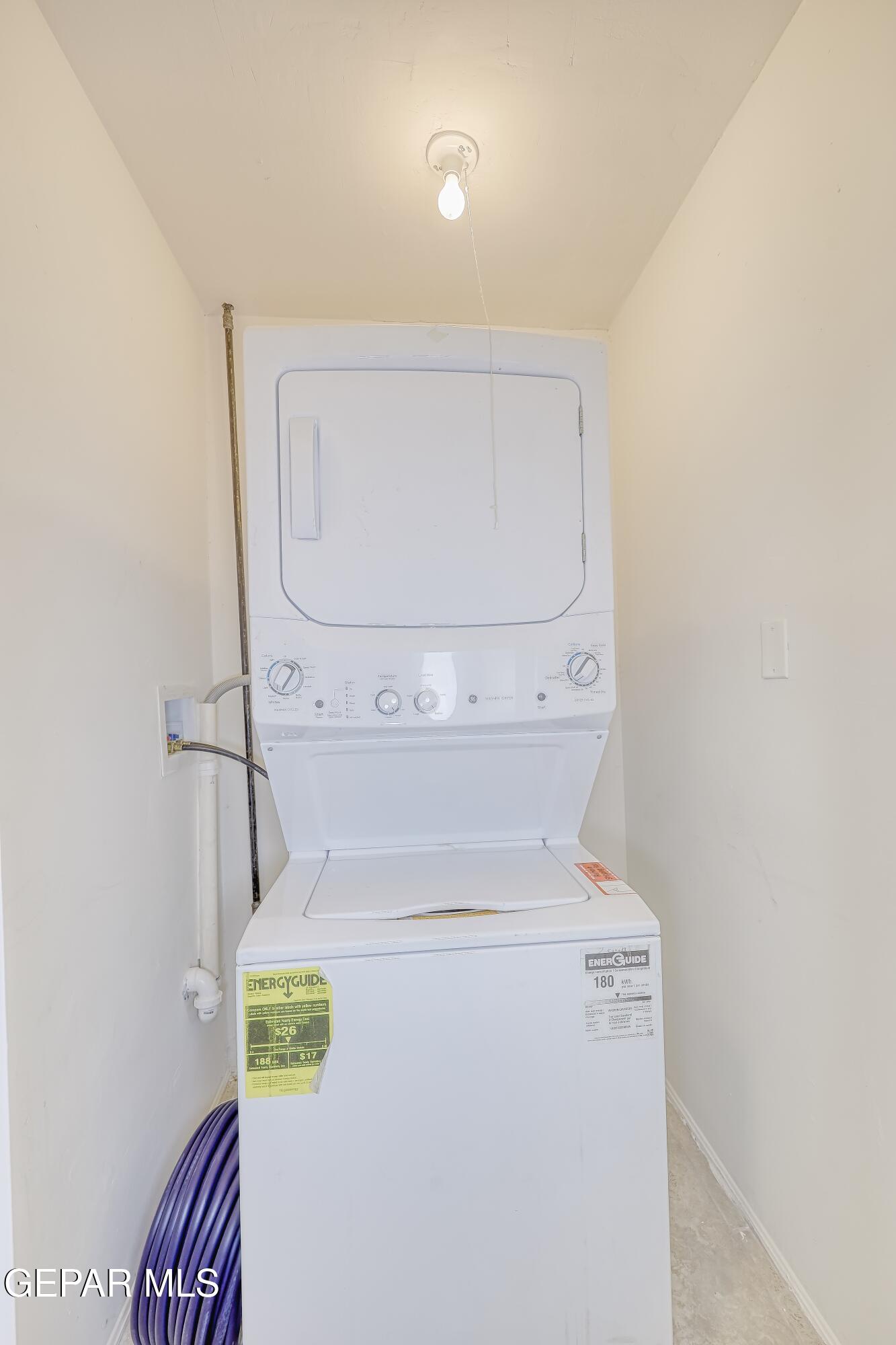 1104 Alaska Street El Paso, TX 79915 - Photo 28 of 36 Laundry Room (2)