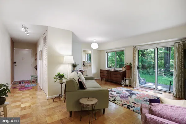 $325,000 | 10607 Montrose Avenue, Unit M3, Bethesda, MD 20814