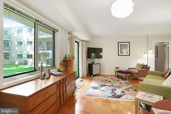 $325,000 | 10607 Montrose Avenue, Unit M3, Bethesda, MD 20814