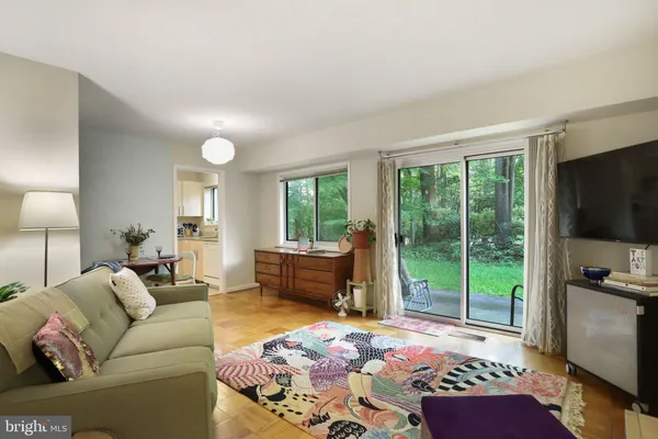 $325,000 | 10607 Montrose Avenue, Unit M3, Bethesda, MD 20814