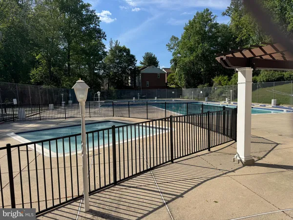 $325,000 | 10607 Montrose Avenue, Unit M3, Bethesda, MD 20814