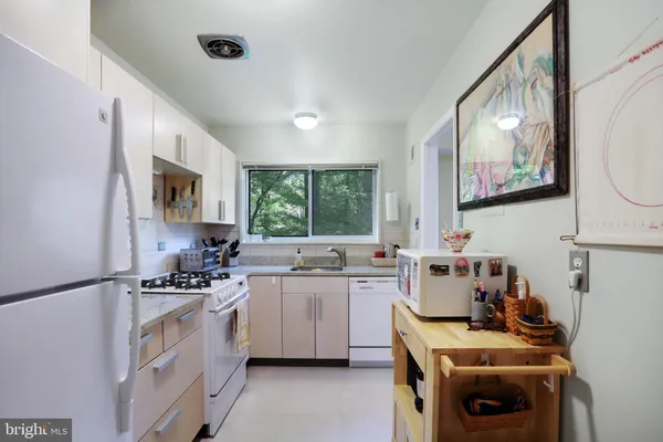 $325,000 | 10607 Montrose Avenue, Unit M3, Bethesda, MD 20814