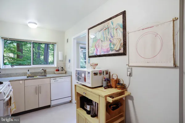 $325,000 | 10607 Montrose Avenue, Unit M3, Bethesda, MD 20814