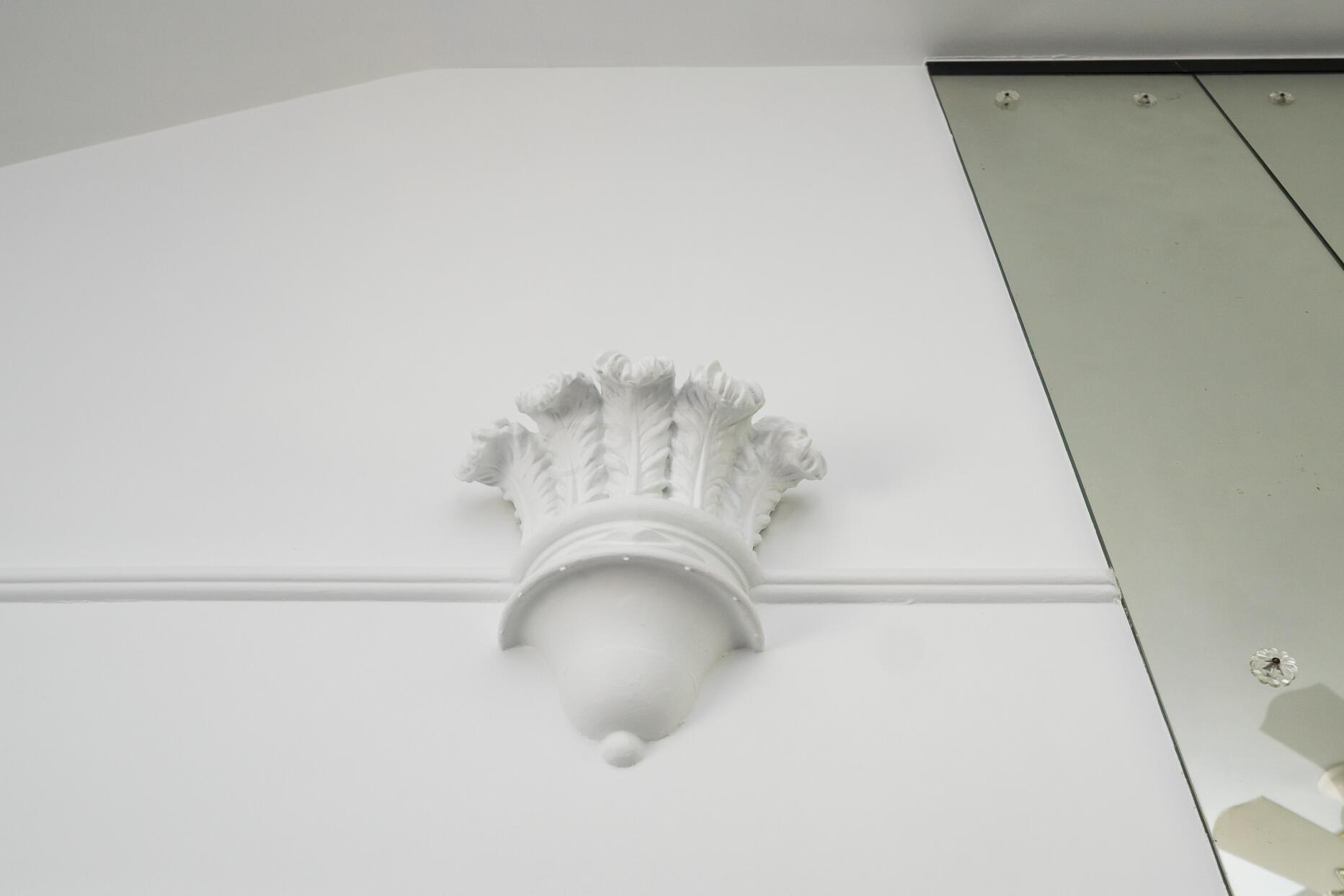 312 Mimring Road Columbus, OH 43202 - Photo 23 of 52 Lighting sconces- living room