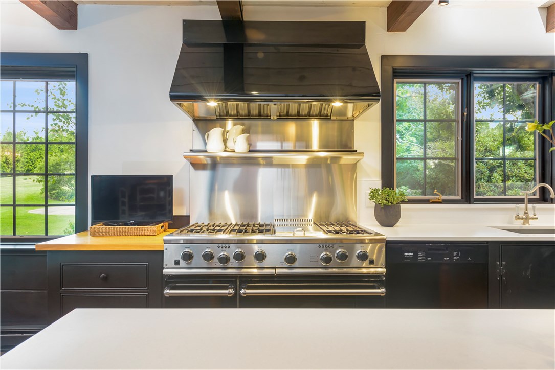 89 Old Main Road Little Compton, RI 02837 - Photo 14 of 34