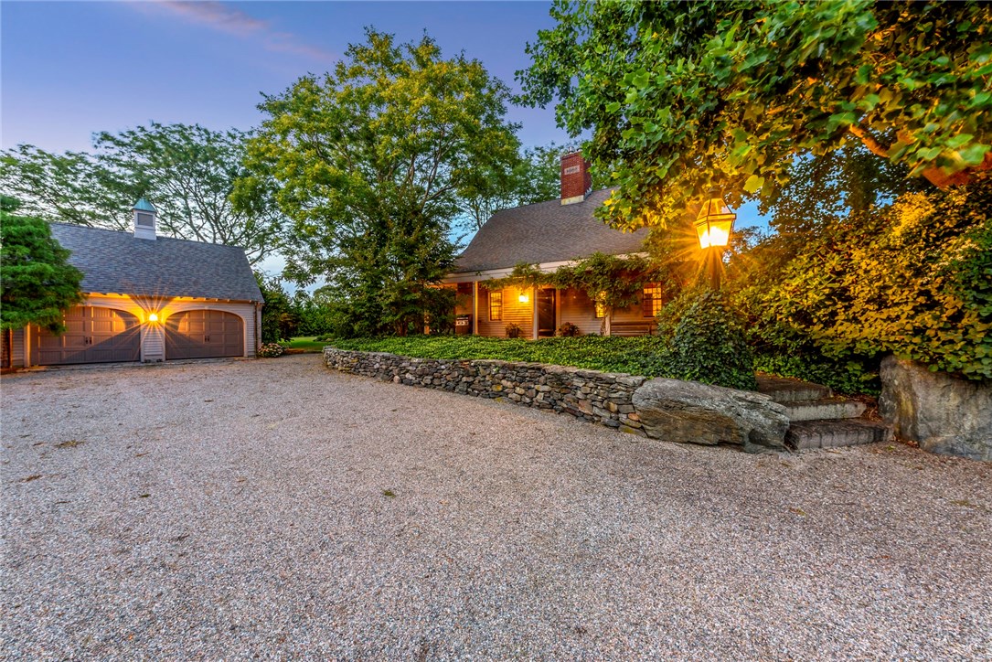 89 Old Main Road Little Compton, RI 02837 - Photo 2 of 34