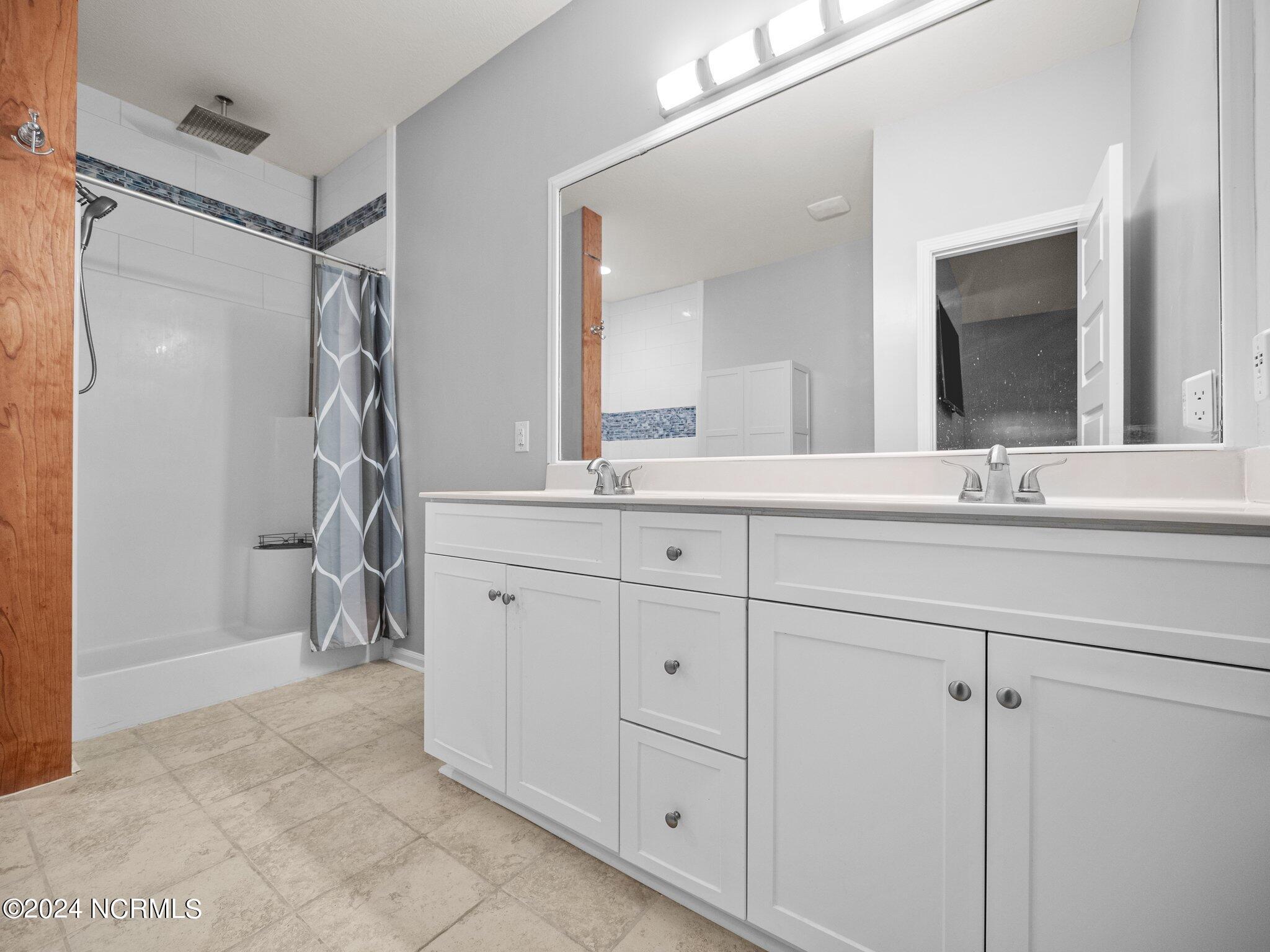 309 South Windy Ridge Road Hubert, NC 28539 - Photo 25 of 52 Primary Bathroom