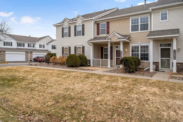 $289,900 | 11003 Oakgrove Circle, Unit B, Woodbury, MN 55129