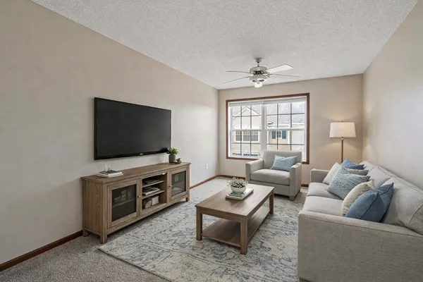 $289,900 | 11003 Oakgrove Circle, Unit B, Woodbury, MN 55129