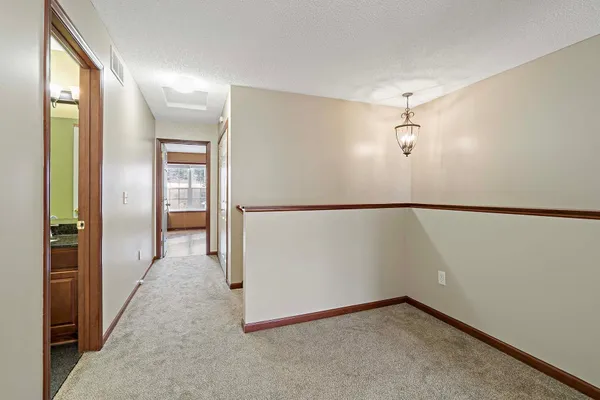 $289,900 | 11003 Oakgrove Circle, Unit B, Woodbury, MN 55129