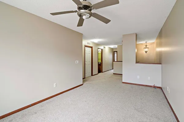 $289,900 | 11003 Oakgrove Circle, Unit B, Woodbury, MN 55129