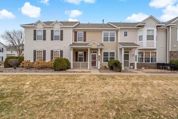 $289,900 | 11003 Oakgrove Circle, Unit B, Woodbury, MN 55129