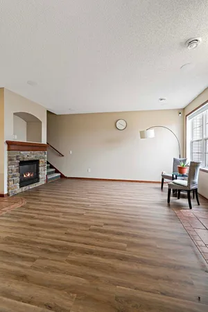 $289,900 | 11003 Oakgrove Circle, Unit B, Woodbury, MN 55129