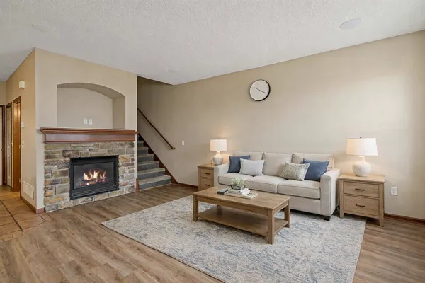 $289,900 | 11003 Oakgrove Circle, Unit B, Woodbury, MN 55129