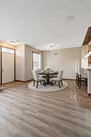 $289,900 | 11003 Oakgrove Circle, Unit B, Woodbury, MN 55129