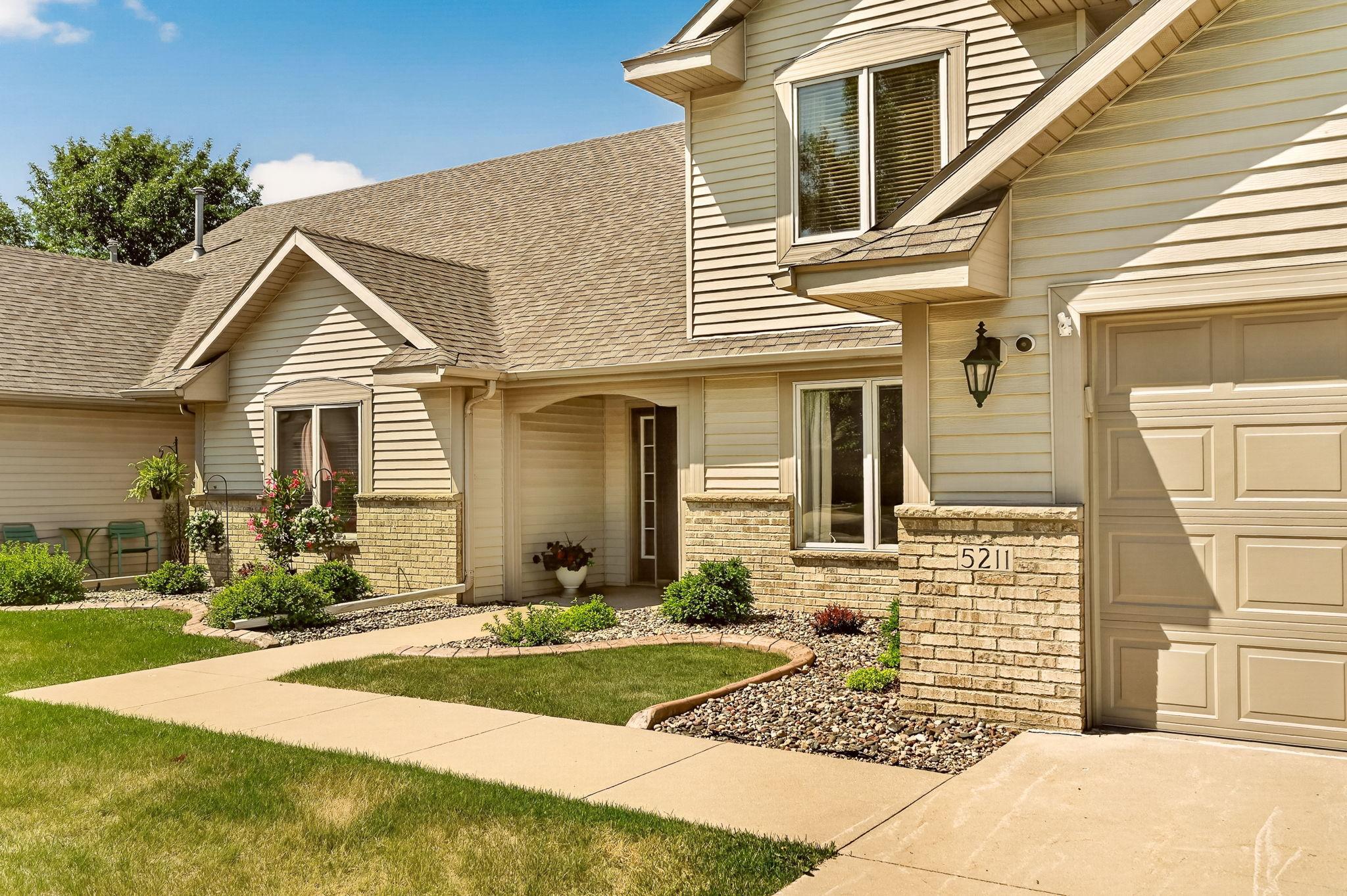 5211 Gemstone Lane Northwest Rochester, MN 55901 - Photo 6 of 33