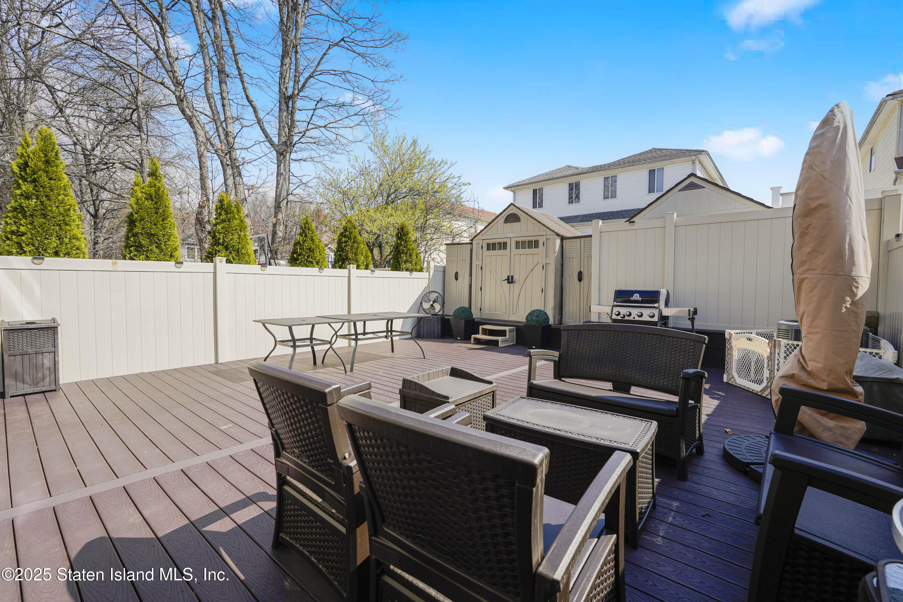 39 Plumtree Lane Staten Island, NY 10309 - Photo 33 of 36 Photo Apr 10 2025, 9 47 53 PM