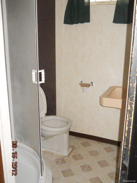26498 Morley Street Inkster, MI 48141 - Photo 8 of 11 bathroom 2.JPG