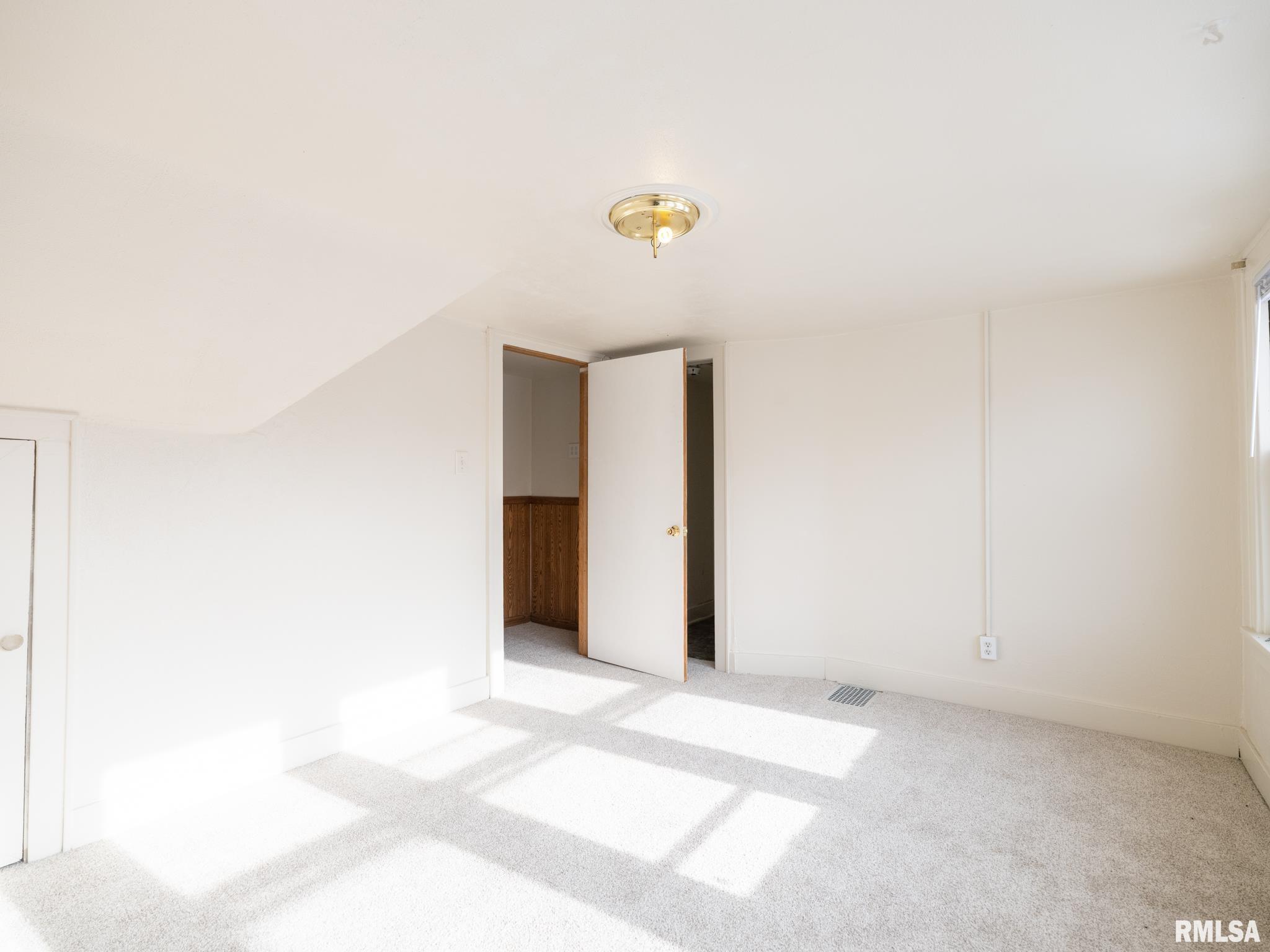 615 Summer Street Pekin, IL 61554 - Photo 16 of 60