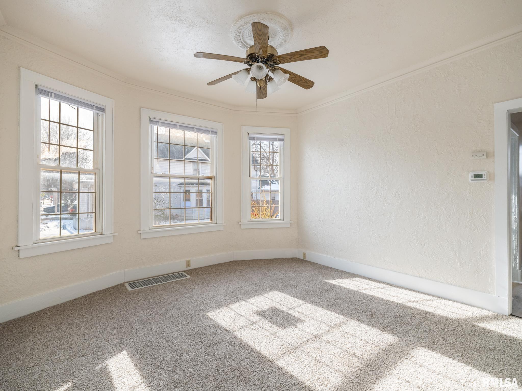 615 Summer Street Pekin, IL 61554 - Photo 8 of 60