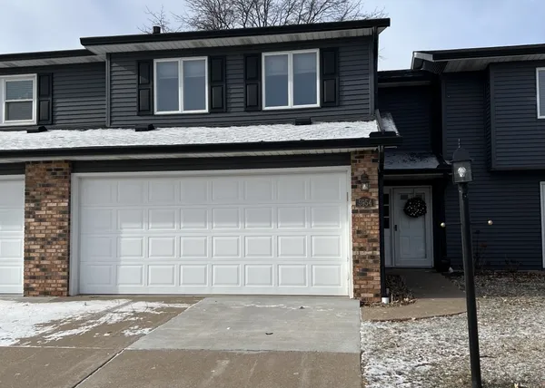 $259,500 | 5954 Crow Valley Park Drive, Davenport, IA 52807