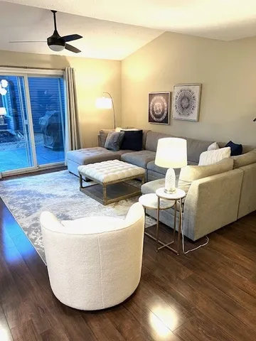 $269,500 | 5954 Crow Valley Park Drive, Davenport, IA 52807