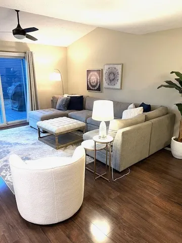 $269,500 | 5954 Crow Valley Park Drive, Davenport, IA 52807