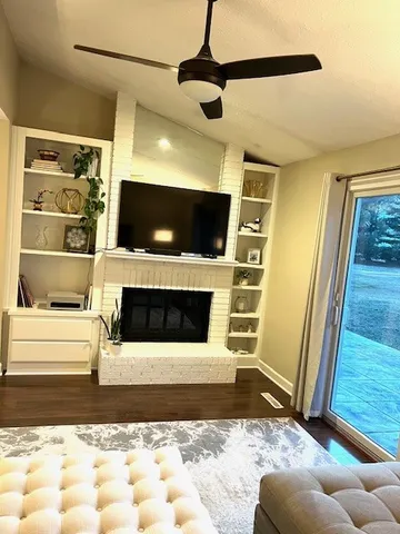 $269,500 | 5954 Crow Valley Park Drive, Davenport, IA 52807