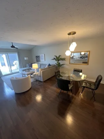 $269,500 | 5954 Crow Valley Park Drive, Davenport, IA 52807