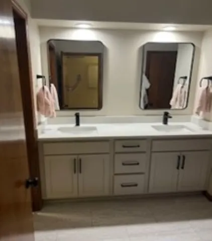 $269,500 | 5954 Crow Valley Park Drive, Davenport, IA 52807