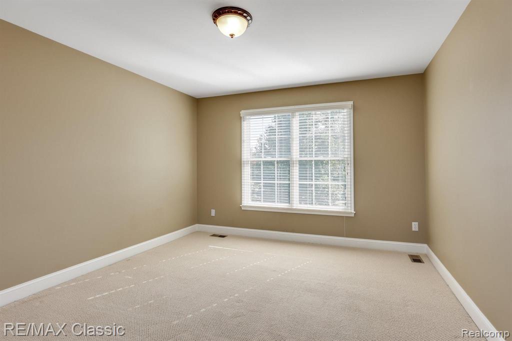 24849 Reeds Pointe Drive Novi, MI 48374 - Photo 23 of 47