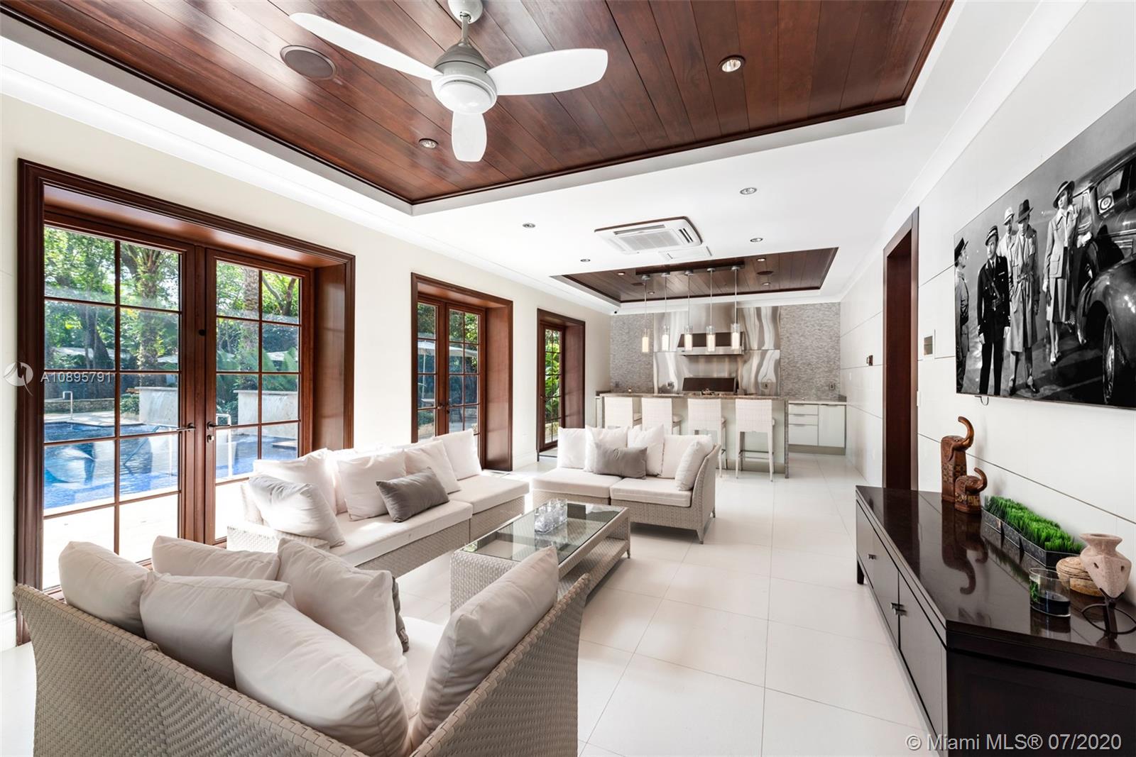 4800 Pine Drive Miami, FL 33143 - Photo 44 of 58 a living room with furniture