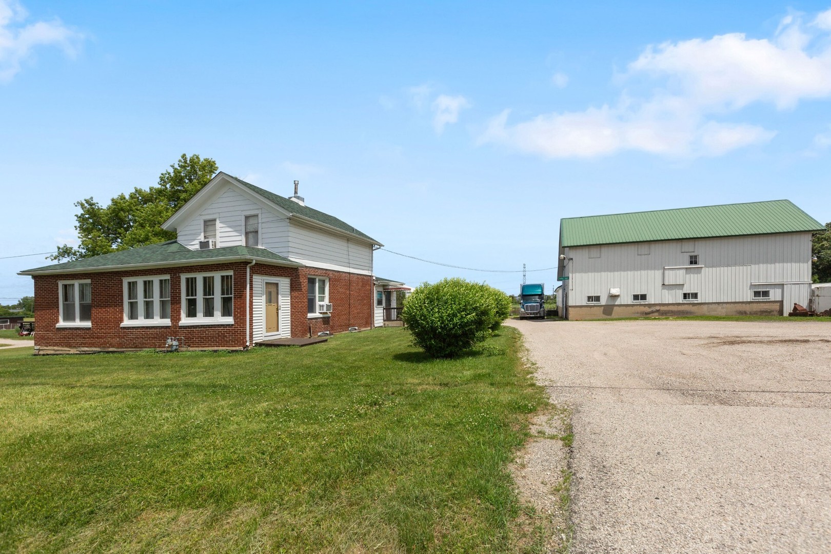 39525 North Delany Road Wadsworth, IL 60083 - Photo 1 of 38