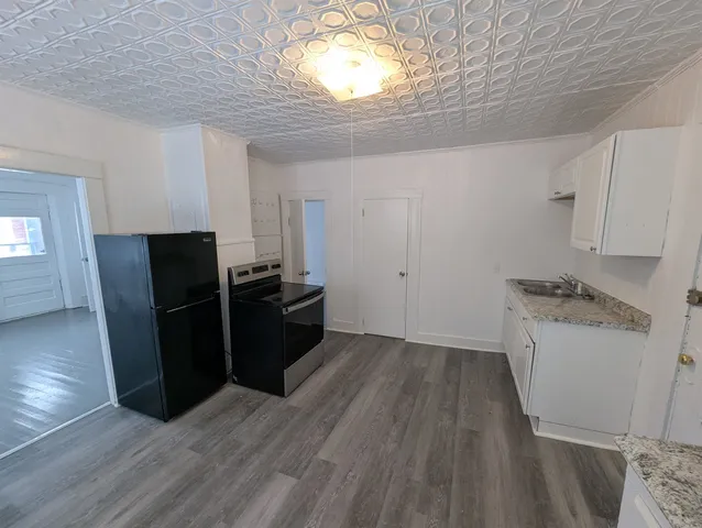 $1,150 | 13-15 Walnut Street, Unit 2, Claremont, NH 03743