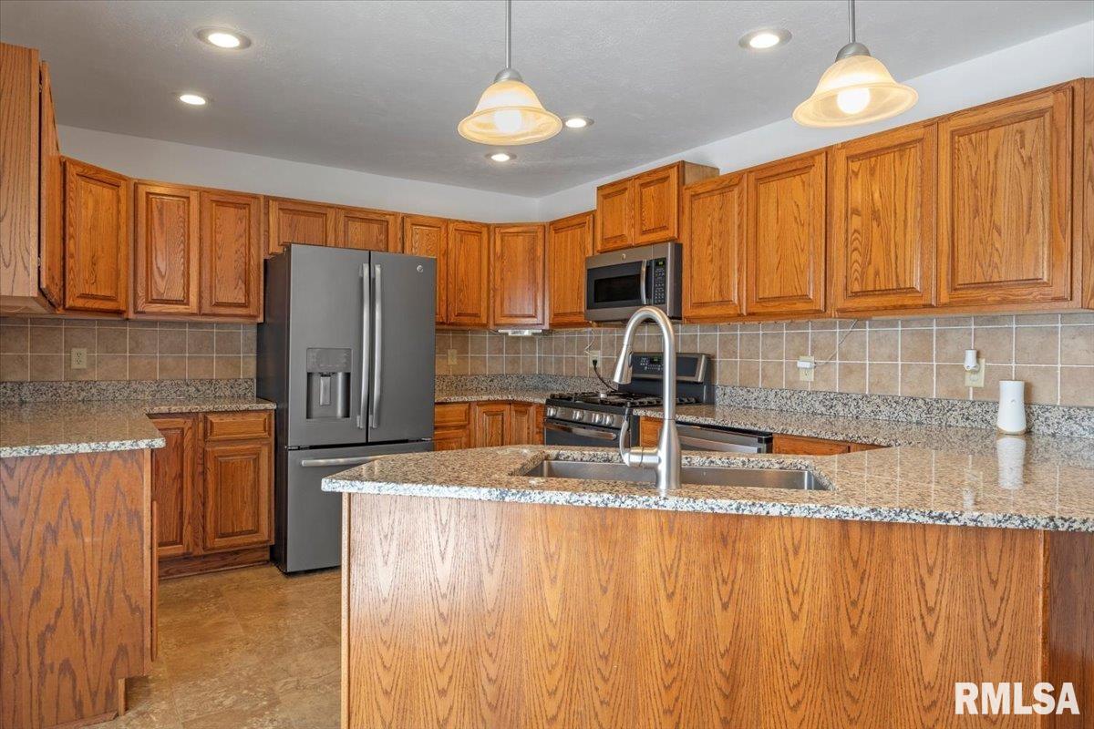 509 Magnolia Drive Rochester, IL 62563 - Photo 13 of 38