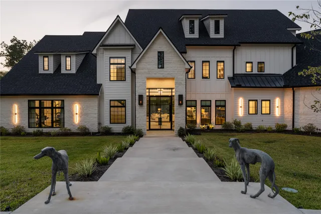 an aerial view of a entryway