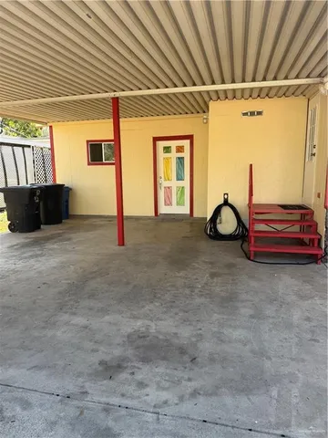 a view of a livingroom with furniture