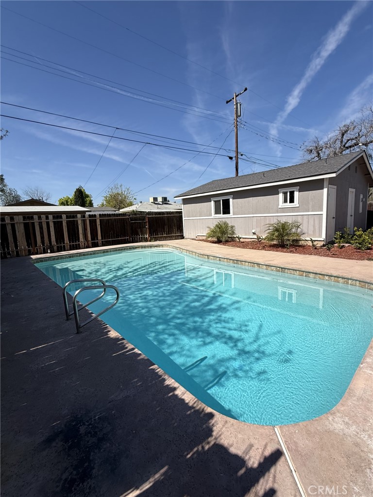 319 Elm Street Shafter, CA 93263 - Photo 12 of 14 a view of a backyard of the house