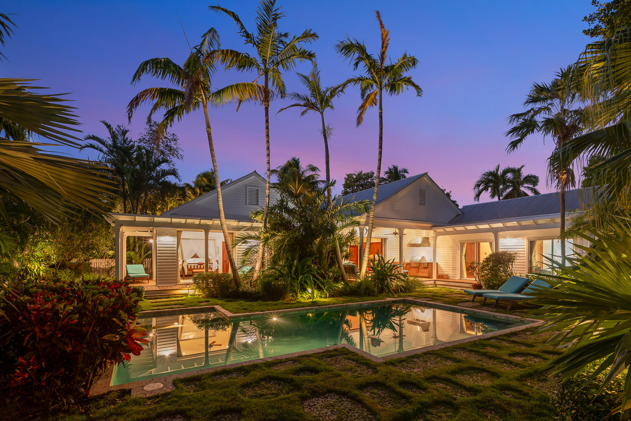 906 South St, Key West, FL 33040 | Compass, image size:2040x1360