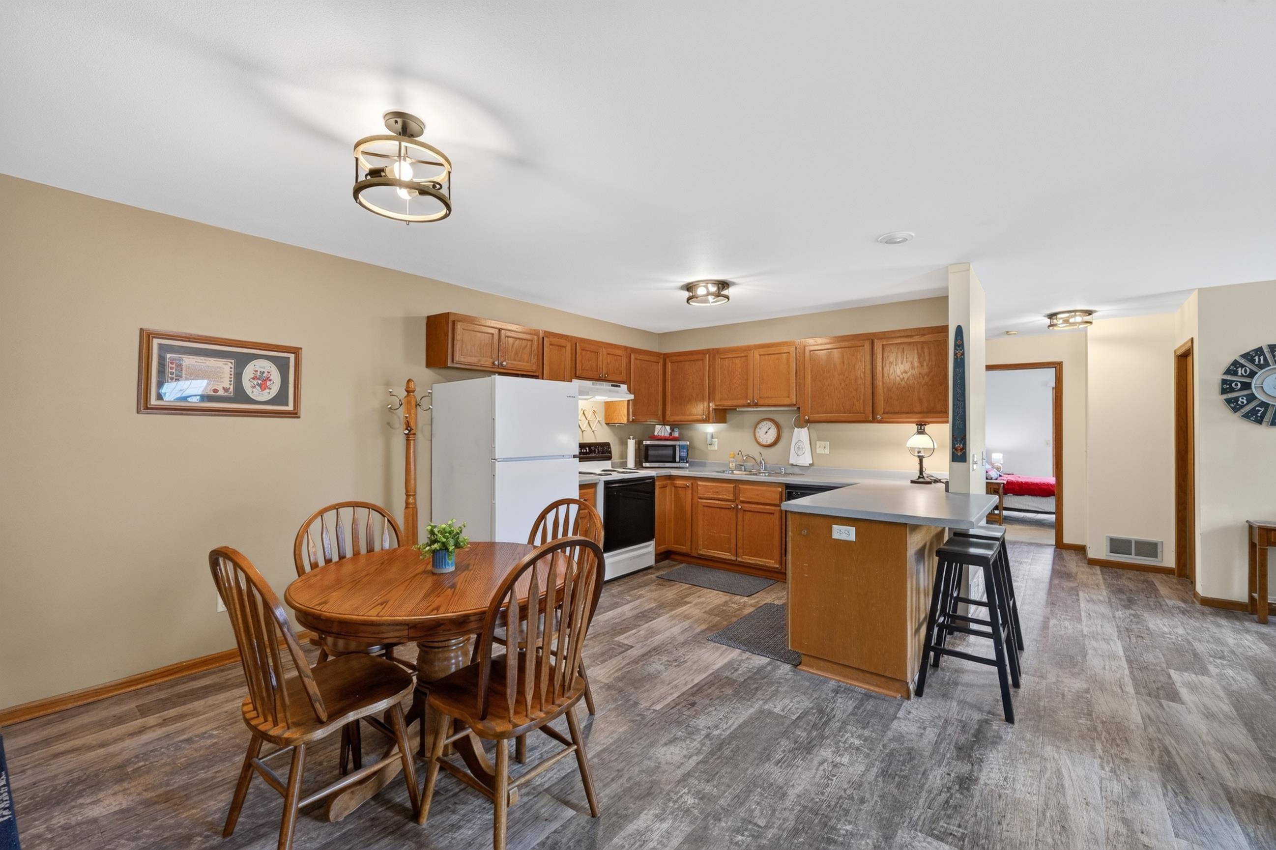 403 Hanson Road Stoughton, WI 53589 - Photo 2 of 42