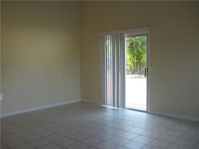 11197 Model Circle West Boca Raton, FL 33428 - Photo 8 of 23 an empty room with a window