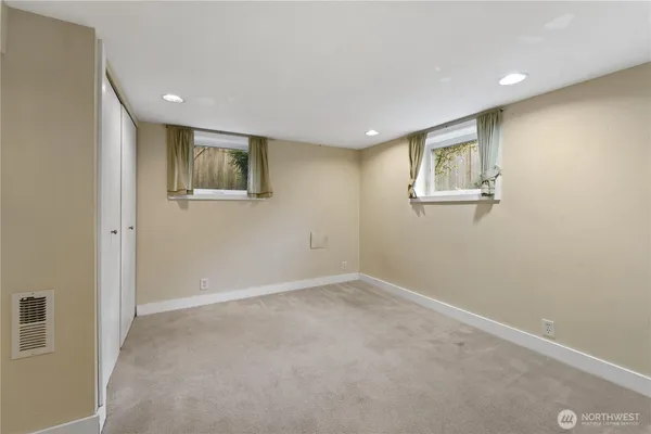 $5,495 | 3113 Northeast 65th Street, Seattle, WA 98115