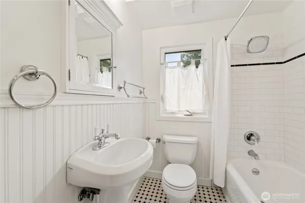 $5,495 | 3113 Northeast 65th Street, Seattle, WA 98115