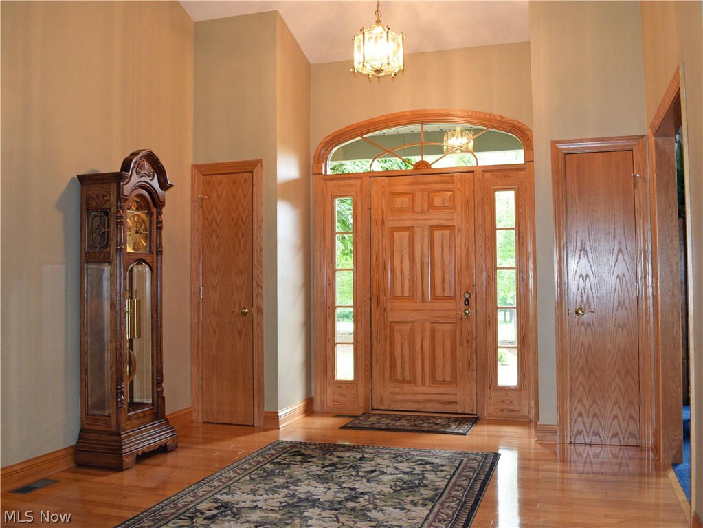 9180 White Oak Road Willoughby, OH 44094 - Photo 2 of 25