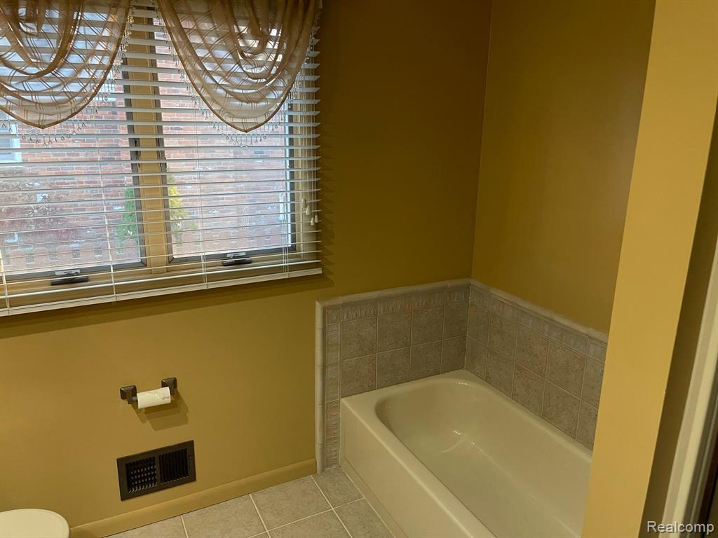 18311 Wayne Road Livonia, MI 48152 - Photo 34 of 54