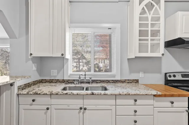 $299,900 | 2527 Washington Street Northeast, Minneapolis, MN 55418