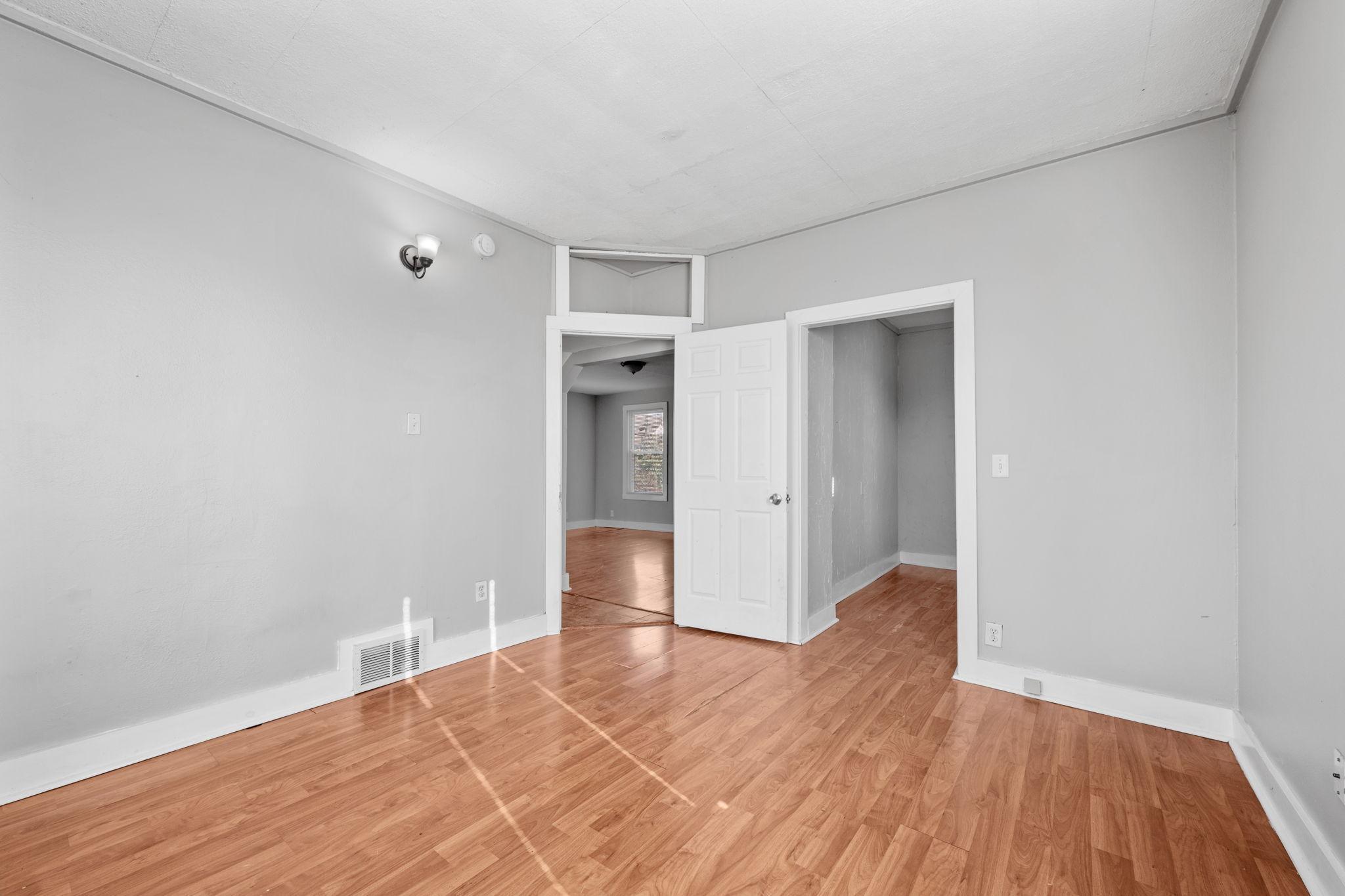 2527 Washington Street Northeast Minneapolis, MN 55418 - Photo 5 of 48