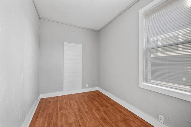 $299,900 | 2527 Washington Street Northeast, Minneapolis, MN 55418